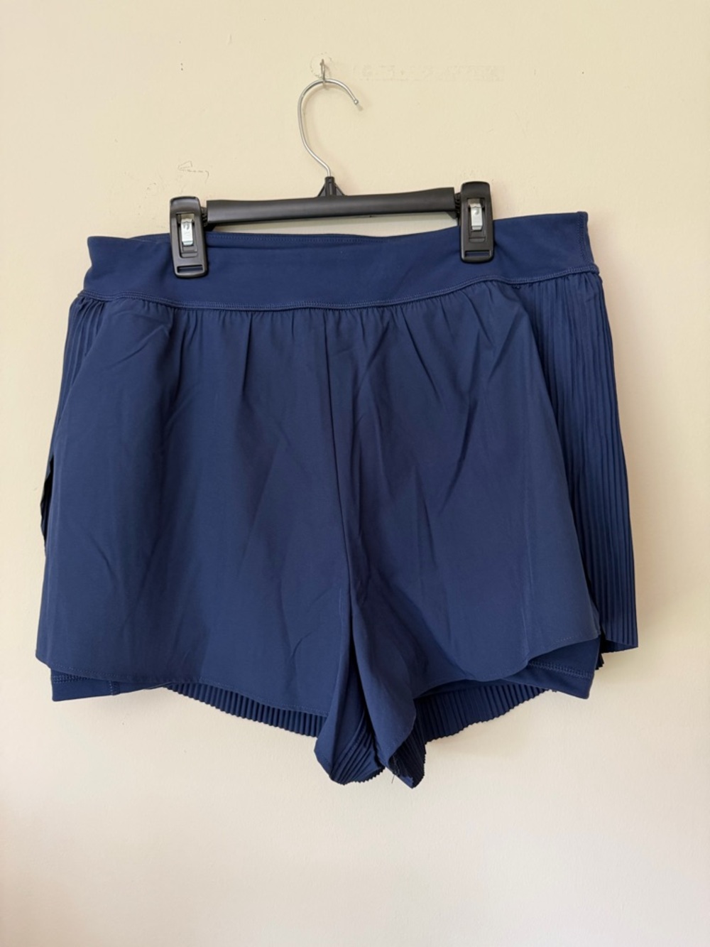 Women's Navy Active Shorts with Pleated Back Panel NWOT